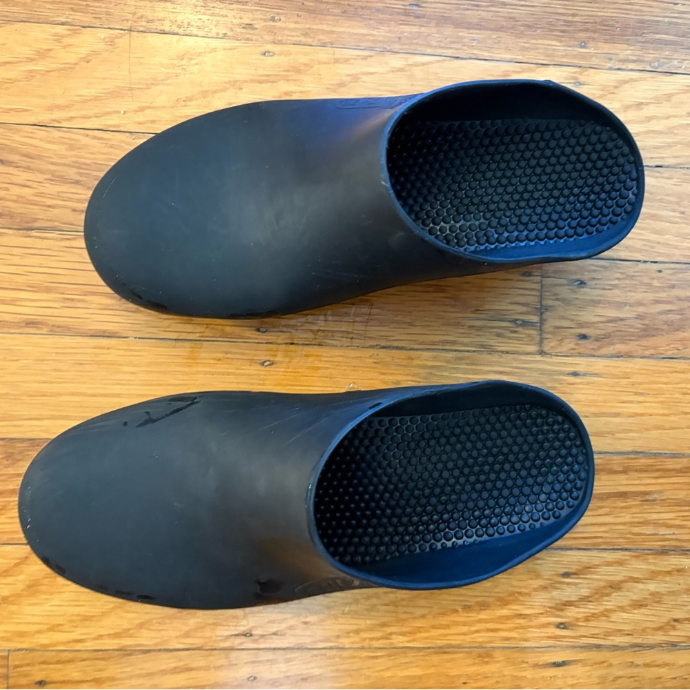 Black Calzuro clogs